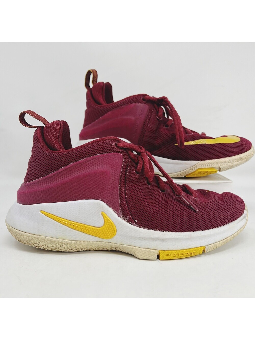 Nike Lebron Zoom Witness Basketball Shoes Youth Size 4Y Kids Sneakers 860272-601